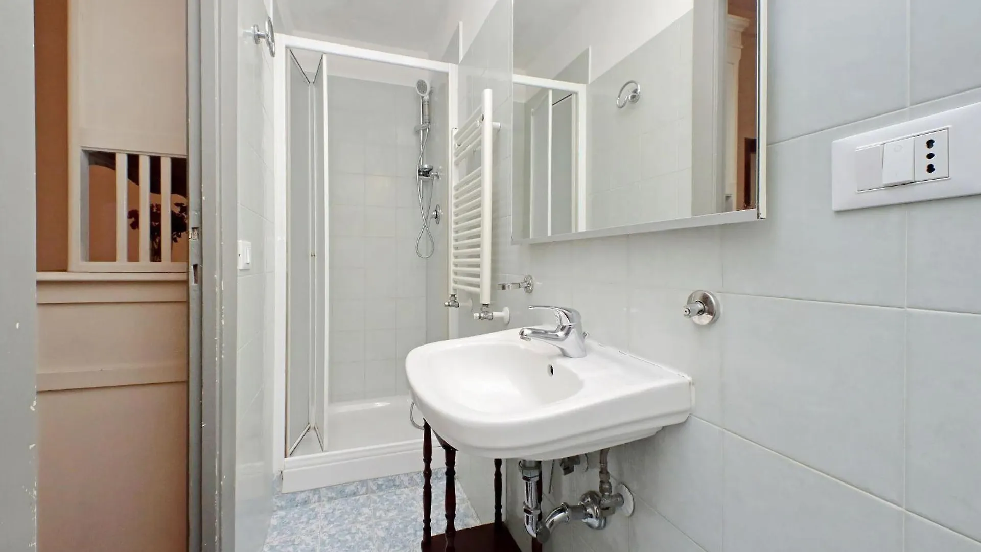 شقة 1 Bd With Balcony San Giovanni By Halldis روما إيطاليا