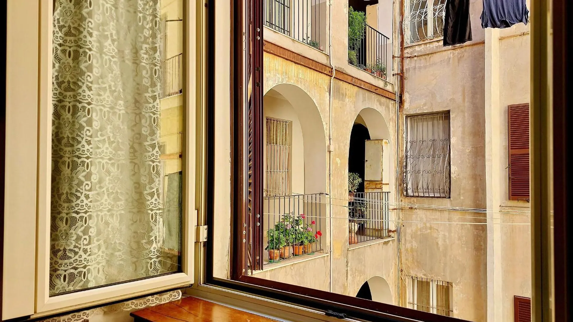 1 Bd With Balcony San Giovanni By Halldis روما 0*,  إيطاليا