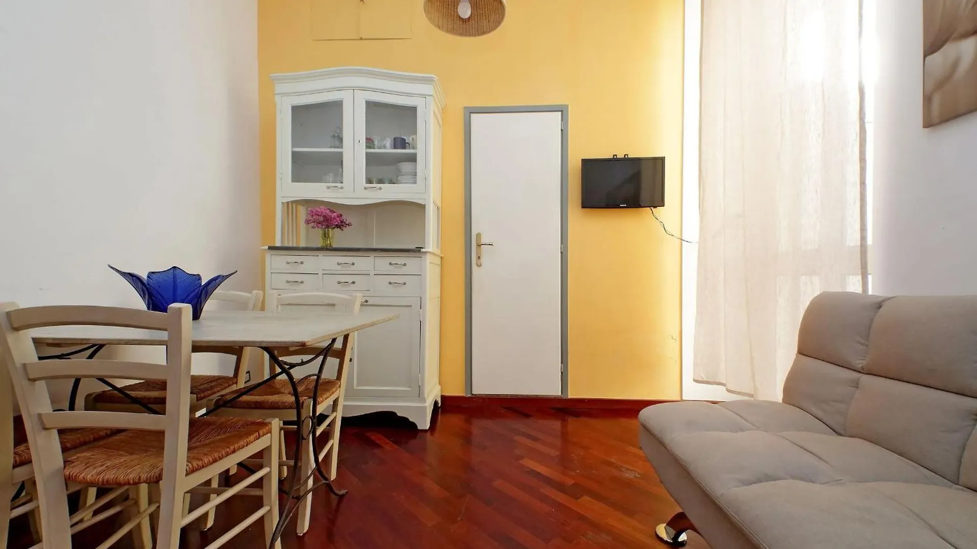1 Bd With Balcony San Giovanni By Halldis روما شقة